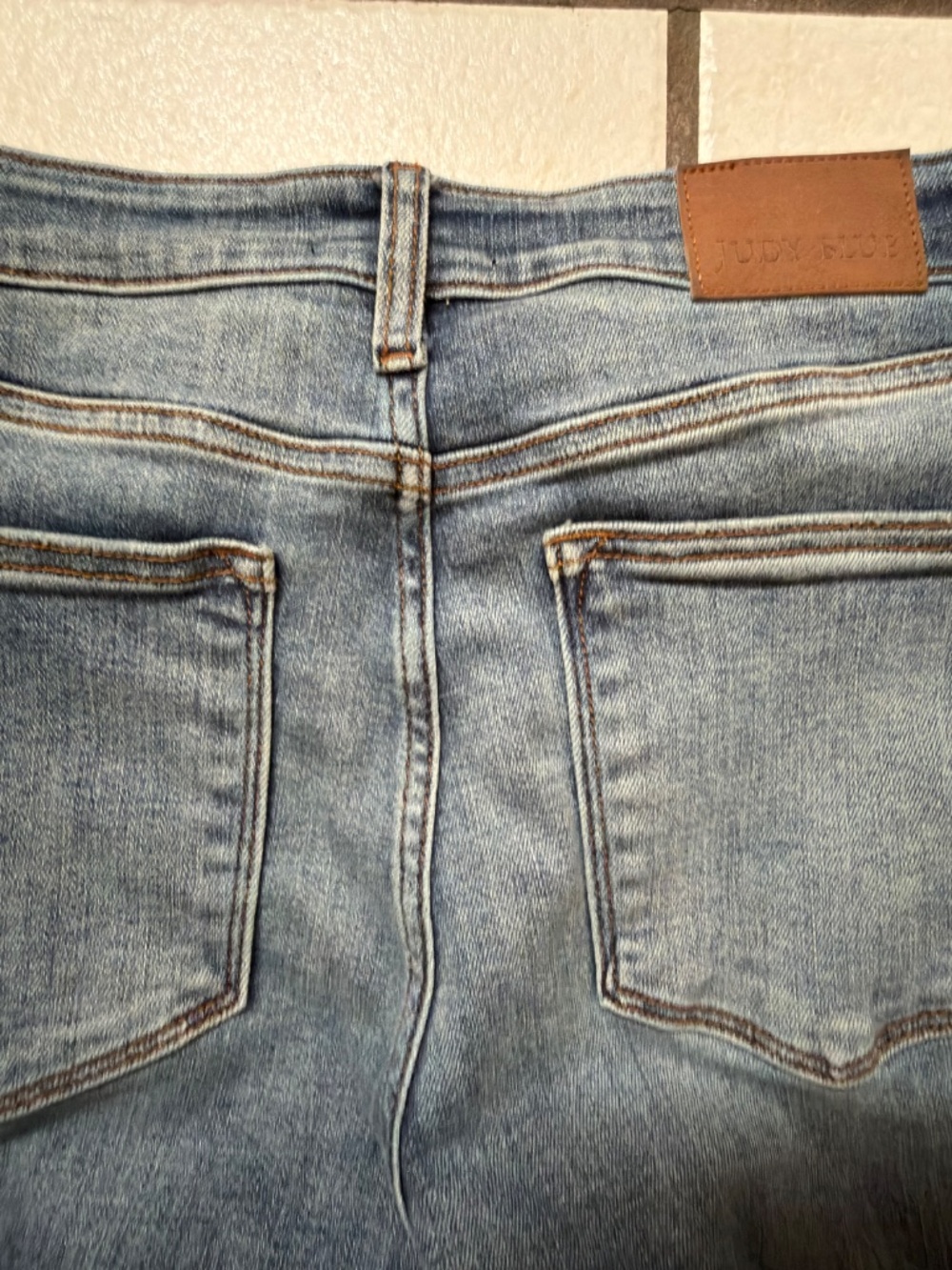 $75 Judy Blue (Los Angeles) Dad distressed jeans size 13/31 - Picture 3 of 11